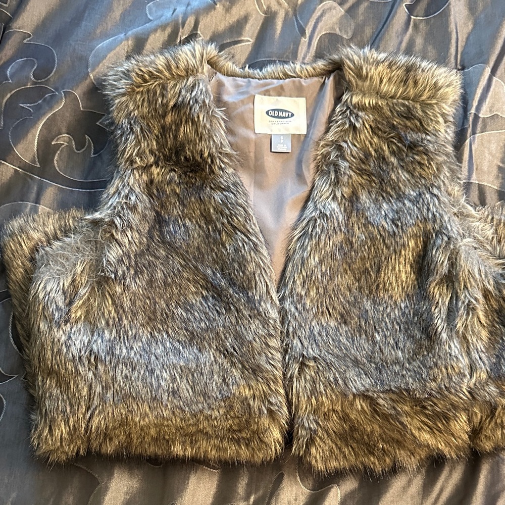 Old Navy Faux Fur Vest in Brown and Gray